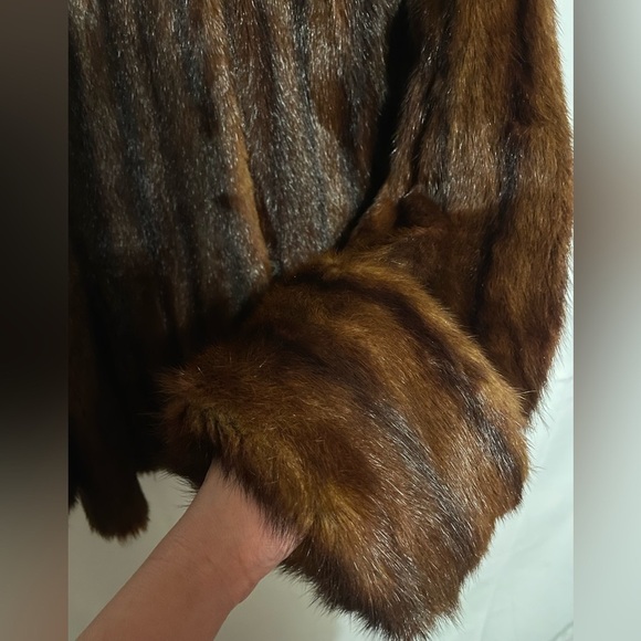 Beaver Fur Coat 🦫 - Picture 2 of 8